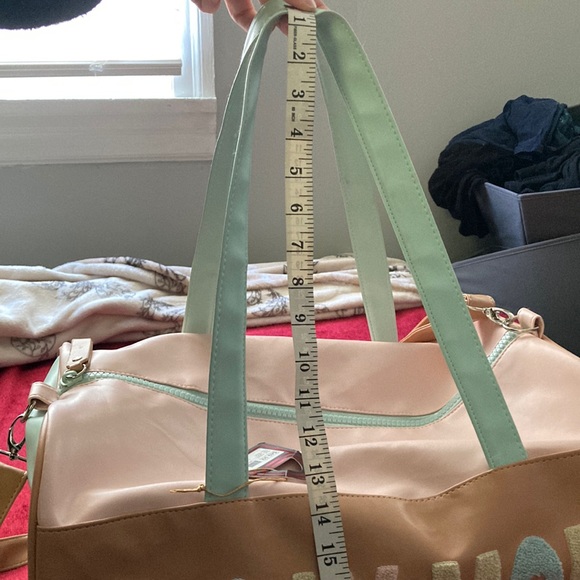 DK Bags NWT Vacay Mode Shoulder Overnight Duffle Adjustable Crossbody Strap - Picture 12 of 17